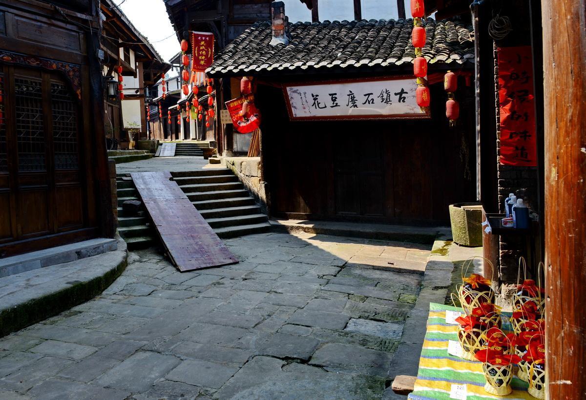 鳌拜武功绝伦，能征善战，康熙为什么不让他去平乱呢？